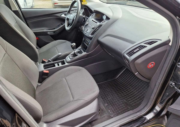 Ford Focus cena 31900 przebieg: 174457, rok produkcji 2016 z Słupca małe 497